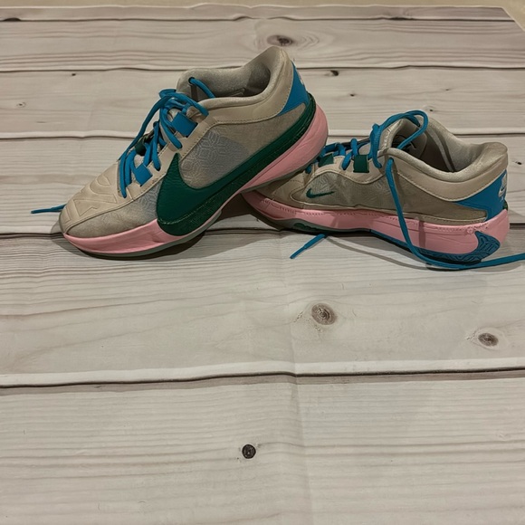 Nike Giannis freak 5 size 6.5 - Picture 2 of 8